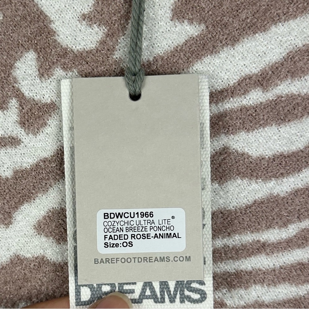 Barefoot Dreams Animal Print Ocean‎ Breeze Poncho Ultra Lite Cozy Soft NWT OS - Picture 5 of 7